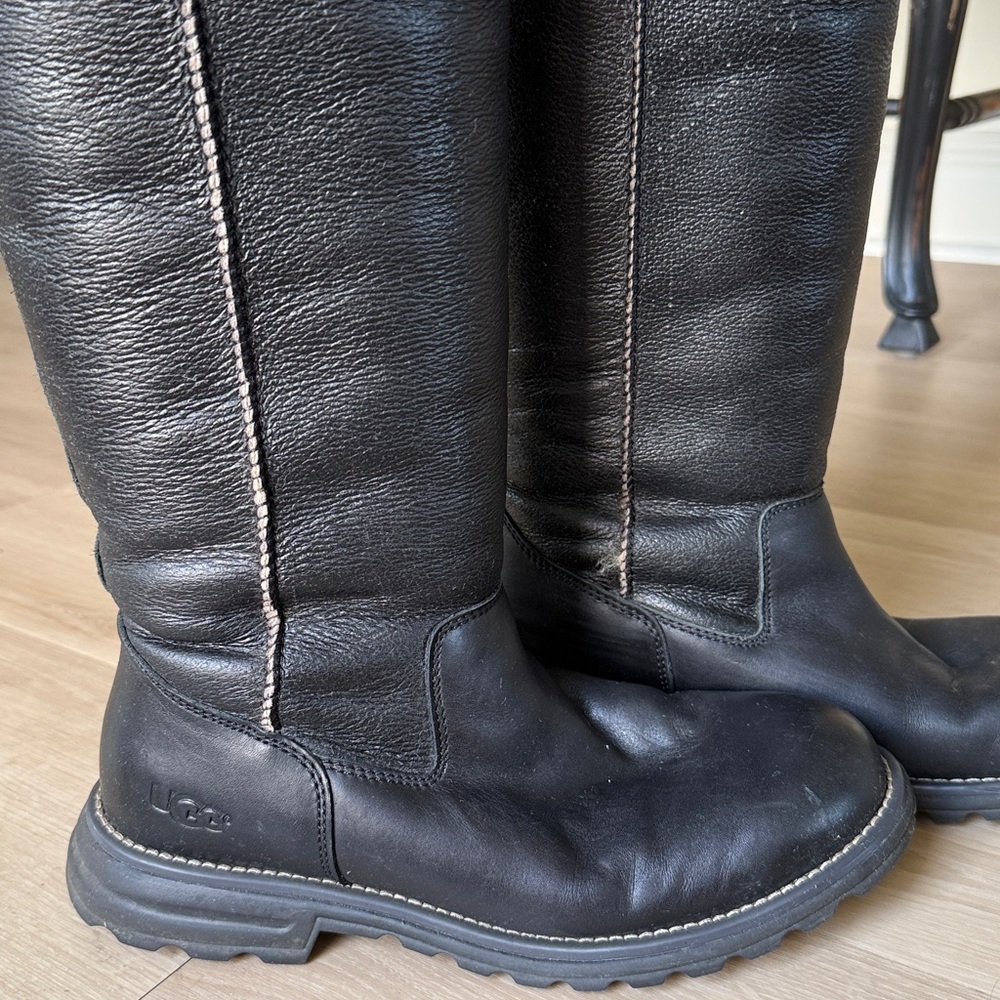 UGG Brooks Tall 5490 Black Leather Shearling Boots Size 9 - Picture 8 of 13